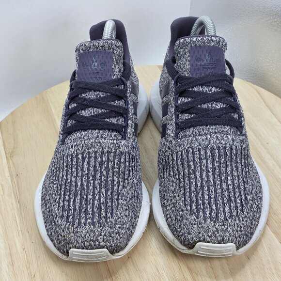WOMEN'S SIZE 8 - ADIDAS SWIFT RUN SNEAKER SHOES SILVER/ PURPLE KNIT - Picture 4 of 9